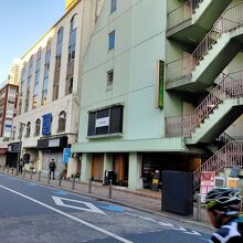 この辺は、空きビルがめだちます