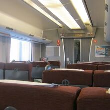 空いているので密を避けるために敢えて乗り換えるのも一案か？