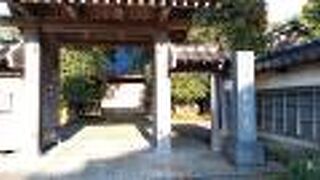 高台に位置するため眺めが素晴らしい