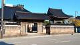 寺町通り沿いのひときわ目立つ大きな寺院