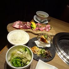 焼肉レストラン ロインズ 久茂地店