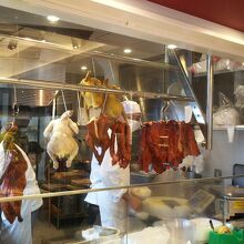 本店 入り口のウインドウ   良いね！