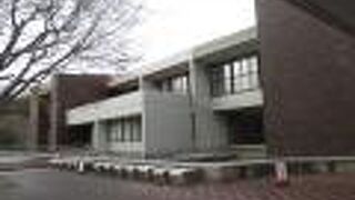 日本最初の公文書館です。