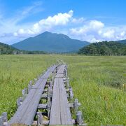 尾瀬国立公園内にあり、至仏山とともに尾瀬を代表する福島県にある火山です。