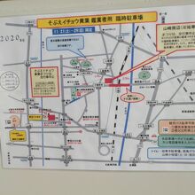 山崎駅の外壁に貼られた「臨時駐車場」の案内図です。