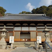 本殿は新しい建築だ