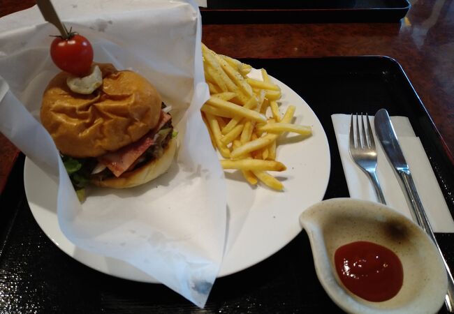 なかなか良いハンバーガー