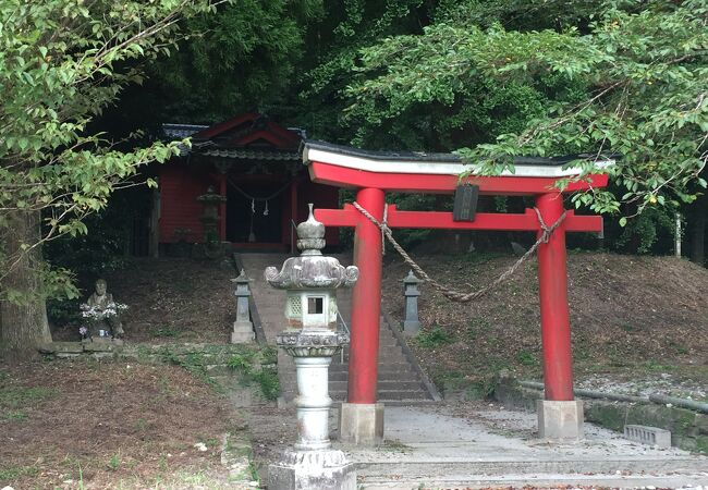 ヒコホホデミ尊の山稜を護っていた神社