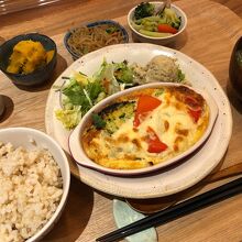 野菜とつぶつぶ アプサラカフェ LABI千里中央店