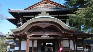 栗林公園内にあります