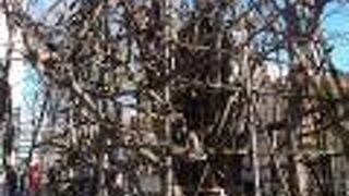 稲毛神社の境内にあります。