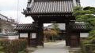 山門や本堂が40年前にこちらに移転