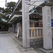 市街地にあるひっそりした神社