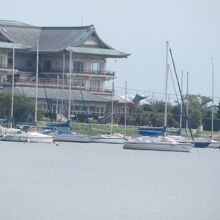 お城のような雰囲気です