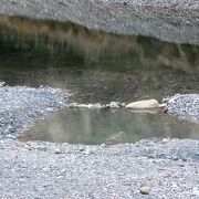 12月～２月の河原の仙人風呂が有名