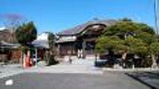 日輪上人により開山されたお寺