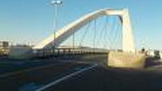 この橋は旧東海道にかかっている橋の一つです。