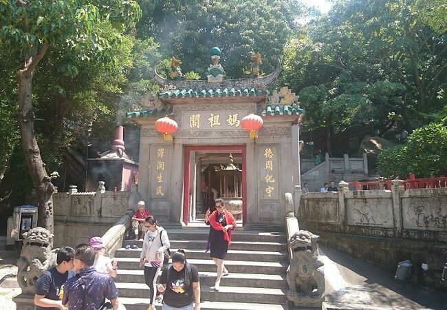 マカオの名前の由来になった中国式の廟