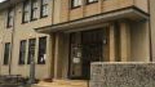 学校のような建物