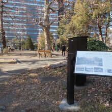 広場の様子です。