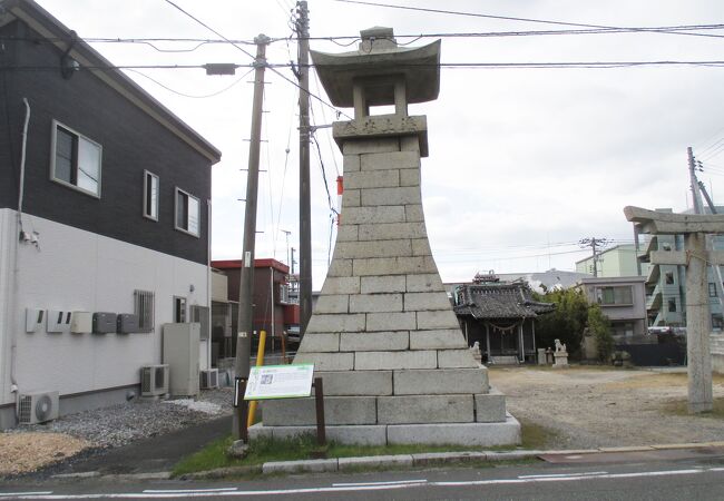 住吉神社の石造燈台