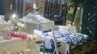 リゾートのようなショッピングセンターでした。