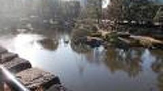 かつての堀の一部なのです。