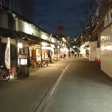 夜の花やしき通り