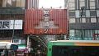 アーケードのある商店街