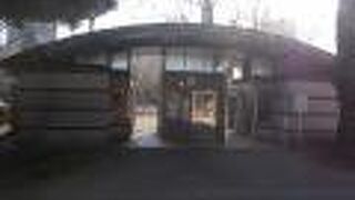 自由に遊べるような広場です。