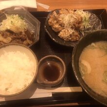 牛肉のスタミナ焼きと竜田揚げ定食