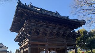 堀からすぐにあります