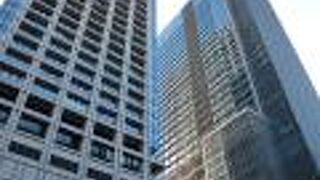 2015年竣工の高層タワービル