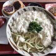 カツオ風味の出汁が際立つ「ゆし豆腐」そば