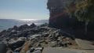 海岸沿いの遊歩道を歩くと楽しいよ