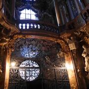 奇っ怪で異世界への扉と呼ばれる教会。レジデンツのアンティカリウム、グロット宮殿などがお好きな方は必見！