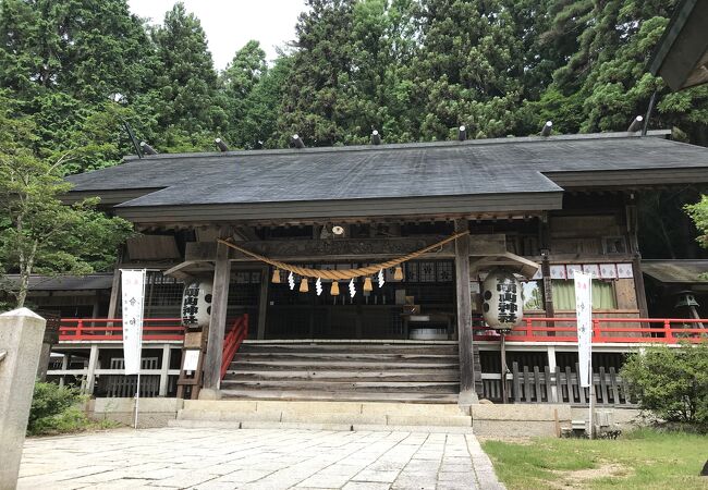 重要文化財の神社です。