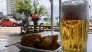 新鮮マグロの味は最高！離島行き船の待ち時間で