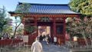 浅草寺の東の入り口
