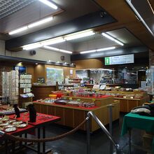 よくわかります。「昭和の森会館」にはお土産屋さんもあります。