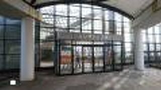 ドーム状の広い空間