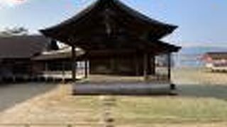 厳島神社の出口付近にある舞台