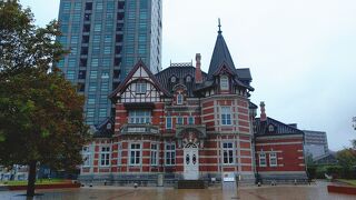 レンガ造りのレトロな町並み