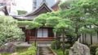 緑が多いお寺です