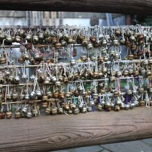 北条氏政と氏照への供養の「幸せの鈴」