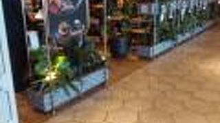 平日ランチはすぐ座れました