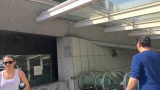 交差点の大きな塔