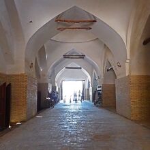 強烈な日差しを避けて涼むのにピッタリな隠れスポット