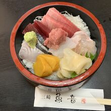 本日の海鮮丼 2000円