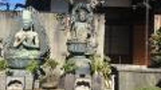 如来像と菩薩像